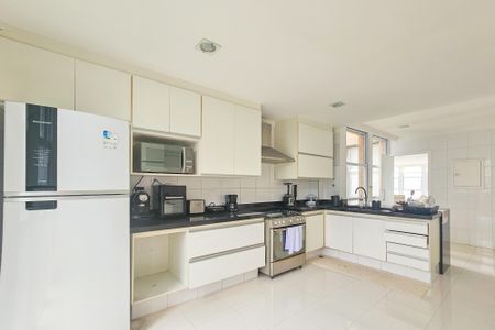 Apartamento para alugar com 270m², 3 quartos e 2 vagascozinha