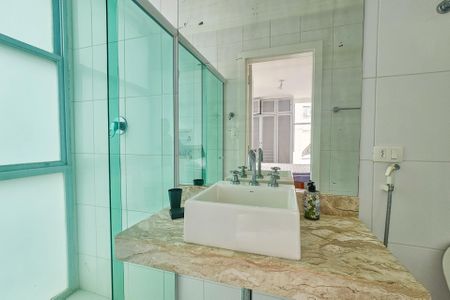 Apartamento para alugar com 270m², 3 quartos e 2 vagasbanheiro da suíte 2