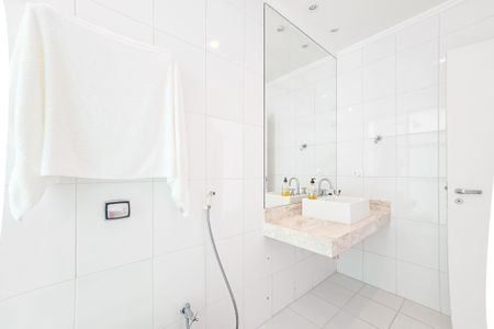 Apartamento para alugar com 270m², 3 quartos e 2 vagasbanheiro da suíte 1