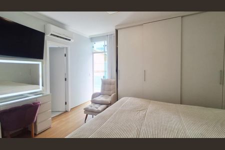 Foto 04 de casa à venda com 4 quartos, 280m² em Castelo, Belo Horizonte