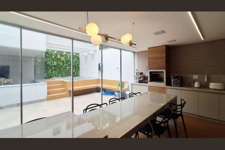 Foto 01 de casa à venda com 4 quartos, 280m² em Castelo, Belo Horizonte