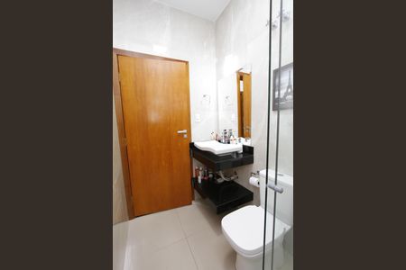 Casa para alugar com 360m², 3 quartos e 3 vagasBanheiro Social