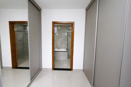 Casa para alugar com 360m², 3 quartos e 3 vagasCloset da suíte