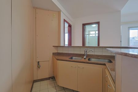 Cozinha de apartamento para alugar com 1 quarto, 80m² em Funcionários, Belo Horizonte