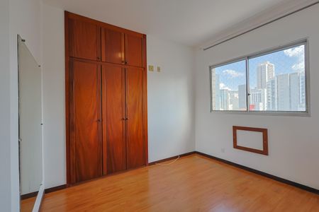 Quarto de apartamento para alugar com 1 quarto, 80m² em Funcionários, Belo Horizonte