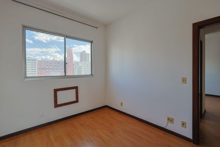 Quarto de apartamento para alugar com 1 quarto, 80m² em Funcionários, Belo Horizonte