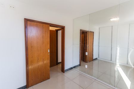 Apartamento para alugar com 97m², 3 quartos e 2 vagasSemi-Suíte