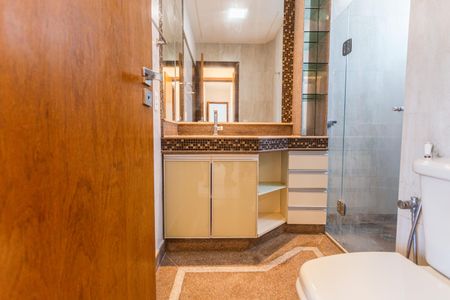 Apartamento para alugar com 97m², 3 quartos e 2 vagasBanheiro da Semi-Suíte e Social