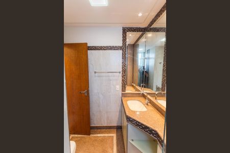 Apartamento para alugar com 97m², 3 quartos e 2 vagasBanheiro da Semi-Suíte e Social