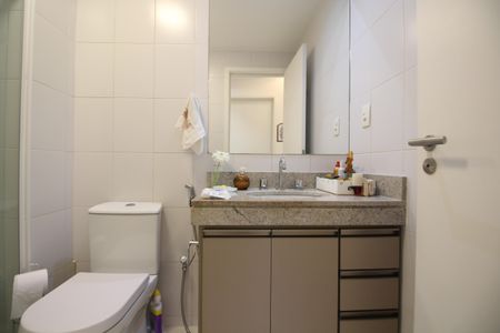 Apartamento à venda com 85m², 2 quartos e 1 vagaBanheiro Social
