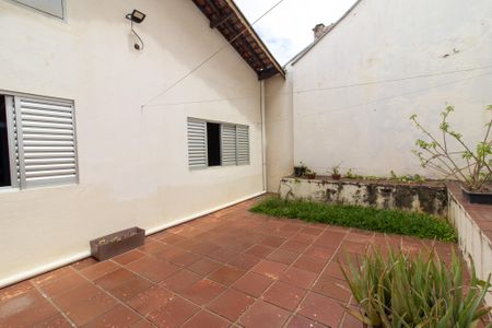 Casa à venda com 195m², 3 quartos e 3 vagas Casa à venda com 195m², 3 quartos e 3 vagasÁrea externa