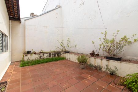 Casa à venda com 195m², 3 quartos e 3 vagas Casa à venda com 195m², 3 quartos e 3 vagasÁrea externa