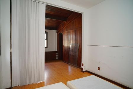 Casa à venda com 250m², 3 quartos e 2 vagas Casa à venda com 250m², 3 quartos e 2 vagasQuarto 1