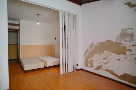 Casa à venda com 250m², 3 quartos e 2 vagas Casa à venda com 250m², 3 quartos e 2 vagasQuarto 1