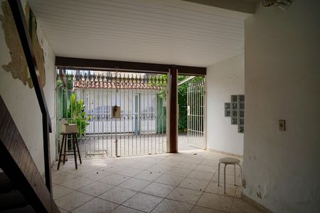 Casa à venda com 250m², 3 quartos e 2 vagas Casa à venda com 250m², 3 quartos e 2 vagasVaranda