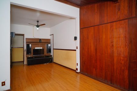 Casa à venda com 250m², 3 quartos e 2 vagas Casa à venda com 250m², 3 quartos e 2 vagasQuarto 2