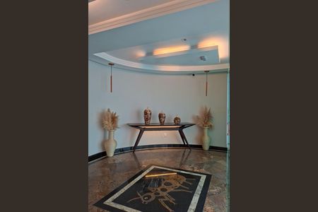 Apartamento para alugar com 250m², 4 quartos e 2 vagas Apartamento para alugar com 250m², 4 quartos e 2 vagasHall de entrada