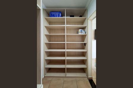 Apartamento para alugar com 250m², 4 quartos e 2 vagas Apartamento para alugar com 250m², 4 quartos e 2 vagasCloset da suíte