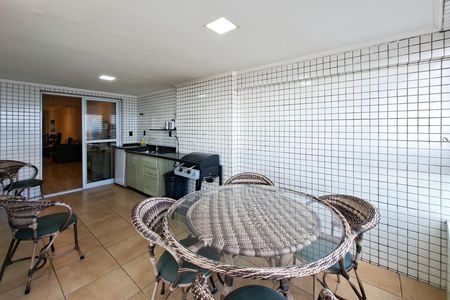 Apartamento para alugar com 250m², 4 quartos e 2 vagas Apartamento para alugar com 250m², 4 quartos e 2 vagasSacada