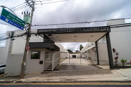 Casa de condomínio para alugar com 93m², 2 quartos e 2 vagasFachada