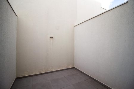 Casa de condomínio para alugar com 93m², 2 quartos e 2 vagasQuintal 