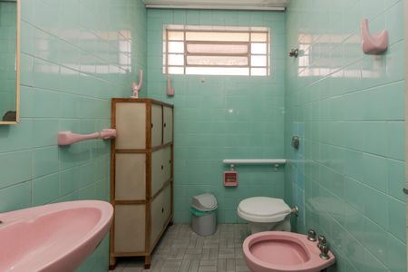 Casa à venda com 126m², 3 quartos e 2 vagasBanheiro