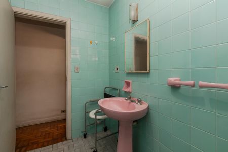 Casa à venda com 126m², 3 quartos e 2 vagasBanheiro