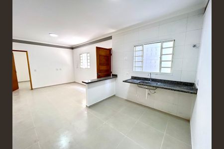 Casa para alugar com 65m², 2 quartos e 1 vagaCozinha