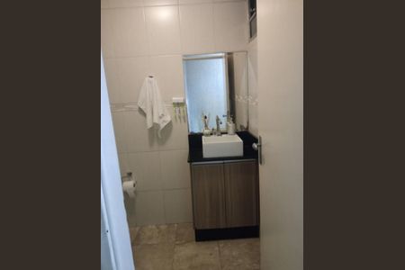 Casa à venda com 104m², 2 quartos e 1 vaga Casa à venda com 104m², 2 quartos e 1 vagaBanheiro