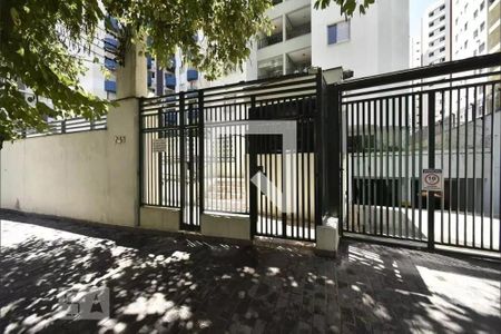 Apartamento para alugar com 80m², 3 quartos e 2 vagas Apartamento para alugar com 80m², 3 quartos e 2 vagasFachada