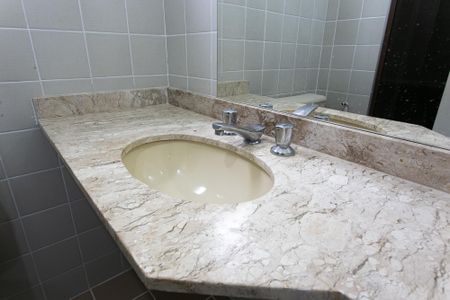 Apartamento para alugar com 80m², 3 quartos e 2 vagas Apartamento para alugar com 80m², 3 quartos e 2 vagasBanheiro da Suíte