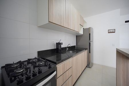 Cozinha de apartamento para alugar com 2 quartos, 76m² em Estreito, Florianópolis