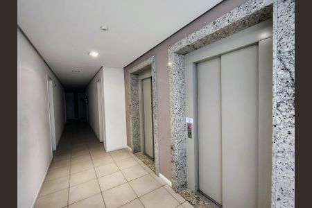 Apartamento para alugar com 76m², 2 quartos e 2 vagasElevador