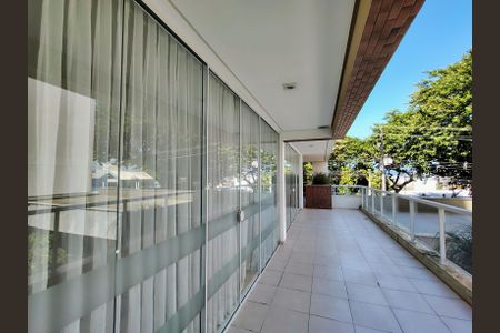 Apartamento para alugar com 76m², 2 quartos e 2 vagasÁrea comum - Salão de festas