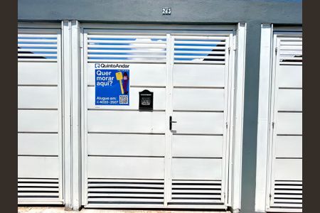 Casa para alugar com 65m², 2 quartos e 1 vagaPlaca instalada na fachada do imóvel 