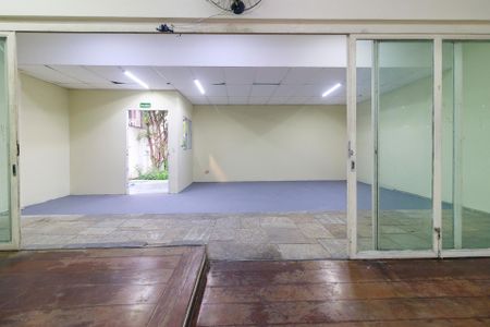 Sala de casa para alugar com 4 quartos, 400m² em Vila Cordeiro, São Paulo