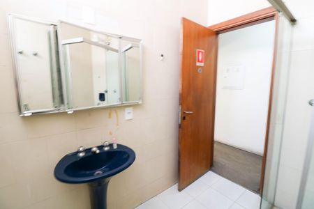 Casa para alugar com 400m², 4 quartos e 6 vagasBanheiro 