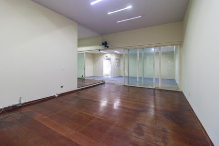 Sala de casa para alugar com 4 quartos, 400m² em Vila Cordeiro, São Paulo