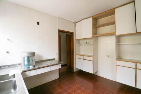 Casa para alugar com 400m², 4 quartos e 6 vagasCozinha