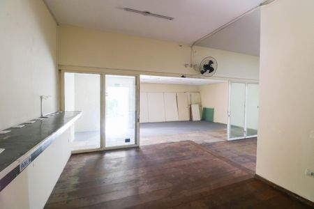 Casa para alugar com 400m², 4 quartos e 6 vagasSala
