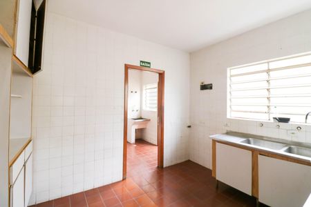 Casa para alugar com 400m², 4 quartos e 6 vagasCozinha