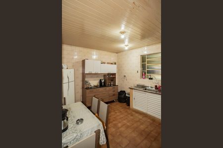 Casa à venda com 165m², 4 quartos e 2 vagasCasa 2 - Cozinha