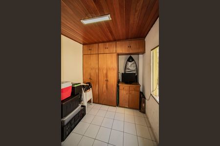 Casa à venda com 165m², 4 quartos e 2 vagasQuarto 1