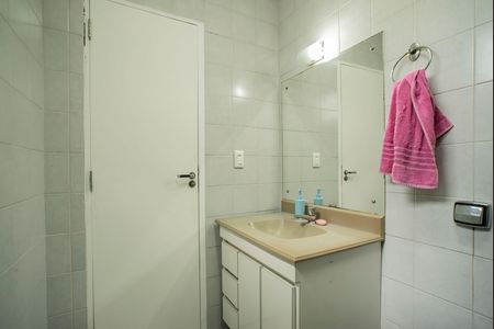 Casa à venda com 165m², 4 quartos e 2 vagasBanheiro