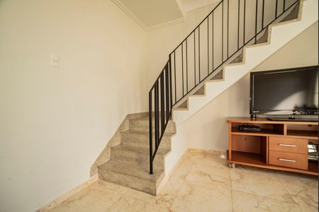 Casa à venda com 165m², 4 quartos e 2 vagasSala