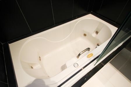 Apartamento à venda com 168m², 2 quartos e 3 vagas Apartamento à venda com 168m², 2 quartos e 3 vagasBanheiro 1 da Suíte 1