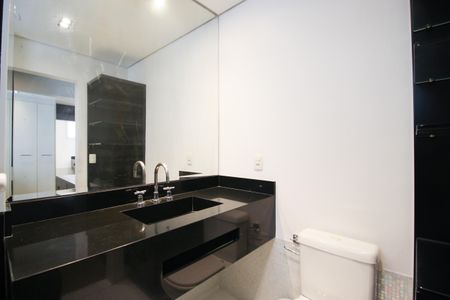 Apartamento à venda com 168m², 2 quartos e 3 vagas Apartamento à venda com 168m², 2 quartos e 3 vagasBanheiro 1 da Suíte 1