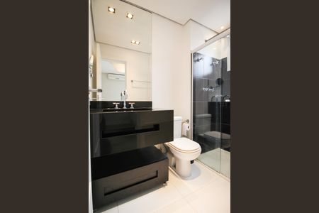 Apartamento à venda com 168m², 2 quartos e 3 vagas Apartamento à venda com 168m², 2 quartos e 3 vagasBanheiro da Suíte 2