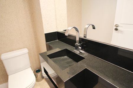 Apartamento à venda com 168m², 2 quartos e 3 vagas Apartamento à venda com 168m², 2 quartos e 3 vagasLavabo