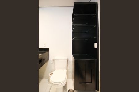 Apartamento à venda com 168m², 2 quartos e 3 vagas Apartamento à venda com 168m², 2 quartos e 3 vagasBanheiro 1 da Suíte 1